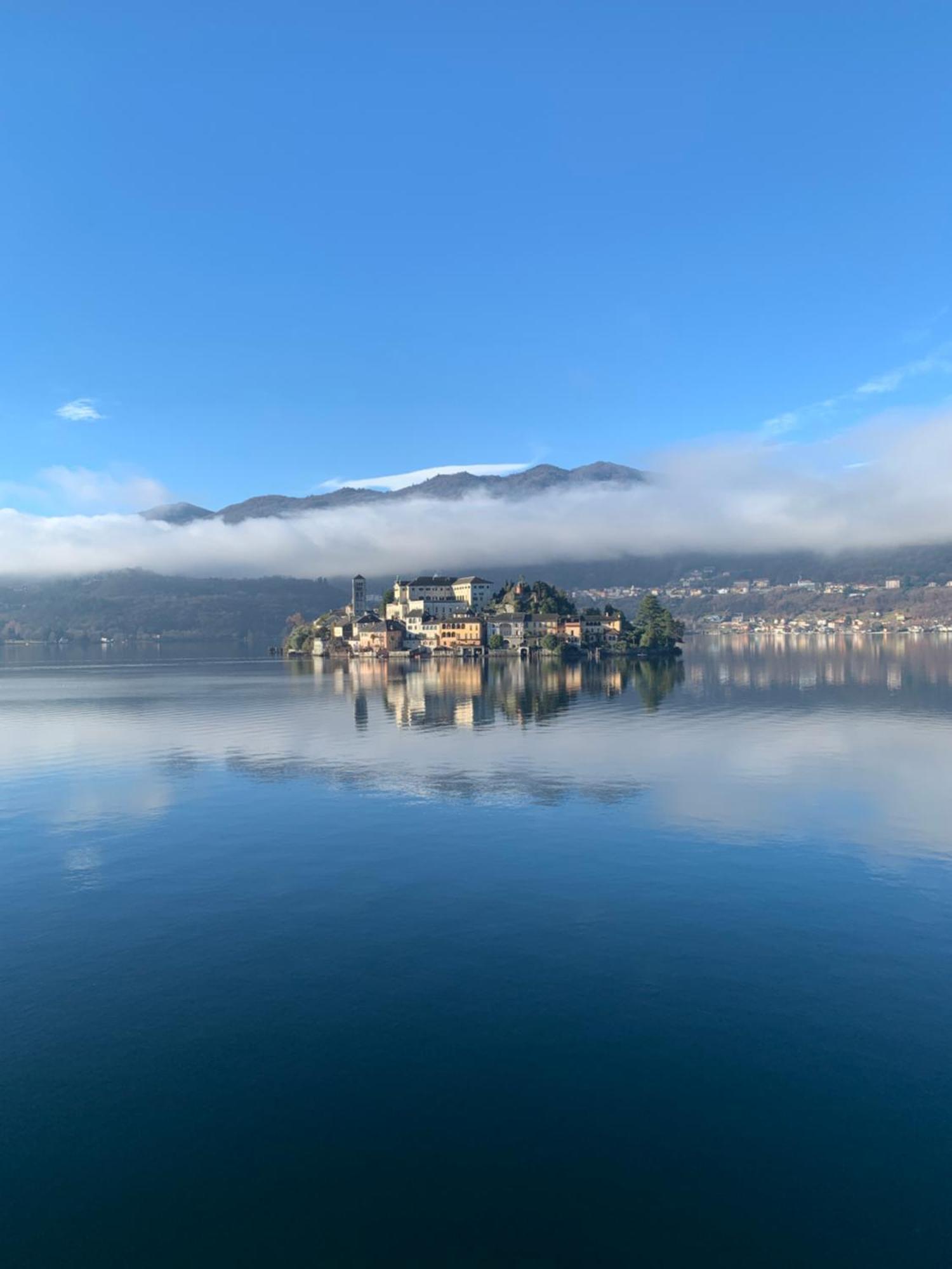 -Ortaflats- Appartamento L'Isola Орта Сан Джулио Екстериор снимка