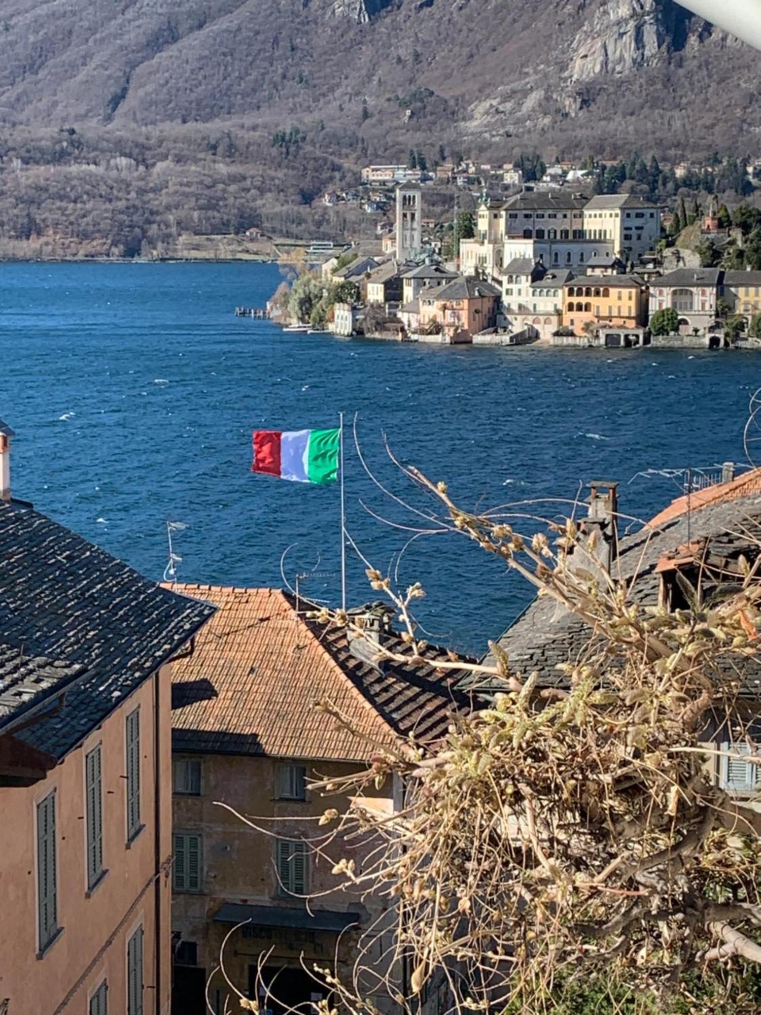 -Ortaflats- Appartamento L'Isola Орта Сан Джулио Екстериор снимка