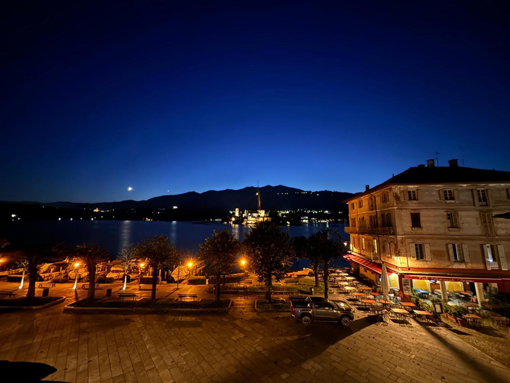 -Ortaflats- Appartamento L'Isola Орта Сан Джулио Екстериор снимка